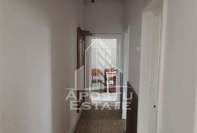 Casă cu 3 camere cu Teren 1571 Mp în Bucovăț (Remetea Mare) - 1