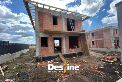 Casă cu 4 camere cu Teren 350 Mp în Rediu - 1