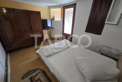 Casă cu 6 camere cu Canalizare în Central