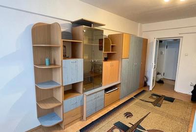 Garsonieră decomandată în Central - 2