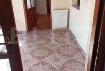 Casă cu 5 camere cu Teren 200 Mp în Central - 1