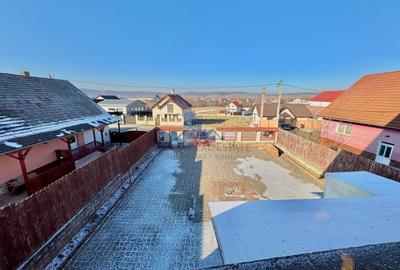 Casă individuală cu 12 camere cu Canalizare în Cristian - 5