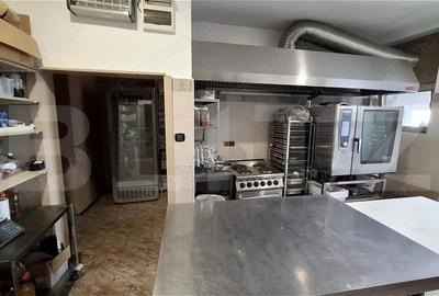 Spațiu comercial, de 500 mp, în Central - 13