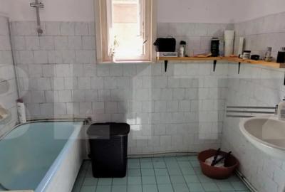 Casă cu 5 camere cu Teren 2100 Mp în Luna - 13