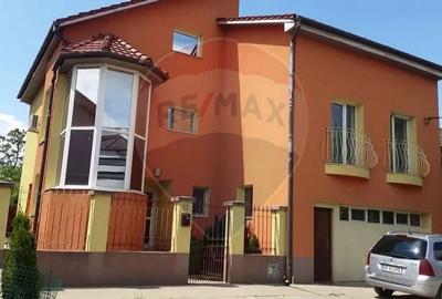Casa cu 6 camere zona Intim