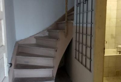 Casa caramida, cu curte, zona centru - 11