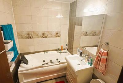 Apartament cu 3 camere decomandat în Babadag - 9