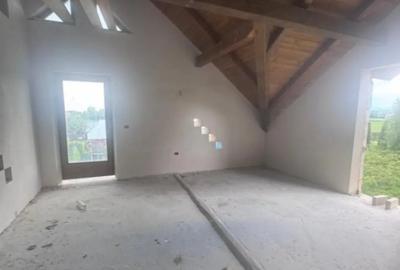 Casă cu 7 camere cu Teren 1674 Mp în Frătăuții Vechi - 2