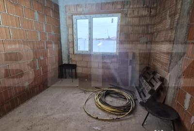 Casă cu 4 camere cu Teren 400 Mp în Vetiș - 3