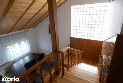 Casă cu 4 camere cu Teren 650 Mp în Central