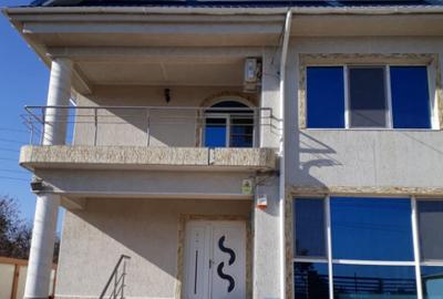 Spațiu comercial, de 322 mp, în Central - 9