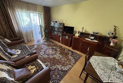 Apartament cu 3 camere decomandat în Dacia