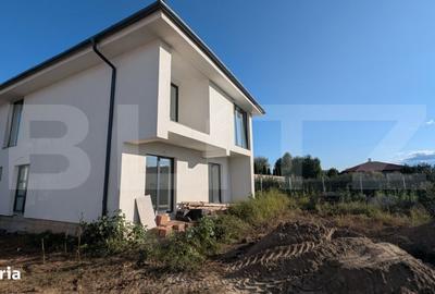 Casă cu 4 camere cu Teren 326 Mp în Central - 2