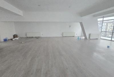 Spațiu comercial, de 450 mp, în Central - 7