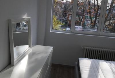 Apartament cu 2 camere semidecomandat în P-ța Victoriei - 12
