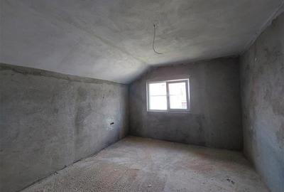 Casa la gri in zona buna Sanleani - 12