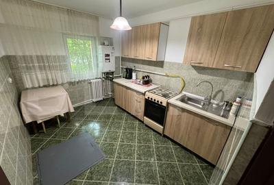 Apartament 2 camere, decomandat, parter inalt - Andrei Muresanu, bloc reabilitat