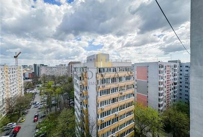 Apartament cu 3 camere decomandat în Obor