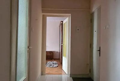 Apartament cu 2 camere decomandat în Micro 19 - 2