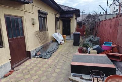 Casă cu 2 camere cu Teren 200 Mp în Central - 4
