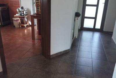 Casă cu 5 camere cu Teren 900 Mp în Central - 13