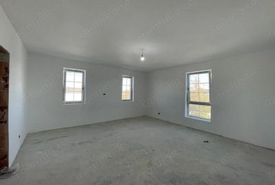 Casă cu 5 camere cu Teren 440 Mp în Ghiroda - 8