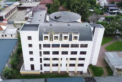 Spațiu comercial, de 2,700 mp, în Est - 5