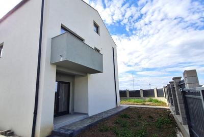 Casă cu 4 camere cu Teren 260 Mp în Central