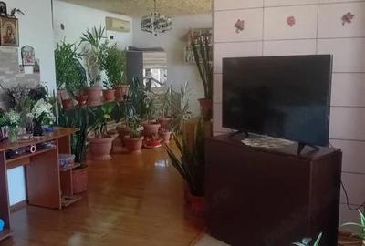 Casă cu Teren 300 Mp în Central - 4