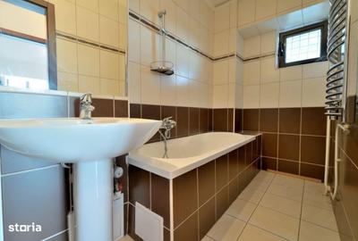 Apartament cu 4 camere semidecomandat, mobilat în Unirii - 1