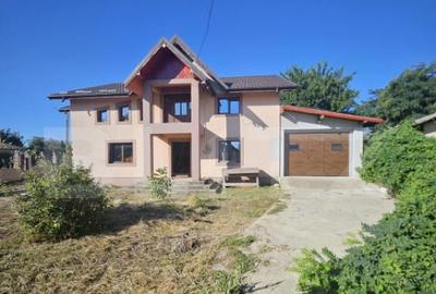 Casă cu 7 camere cu Teren 523 Mp în Central - 3