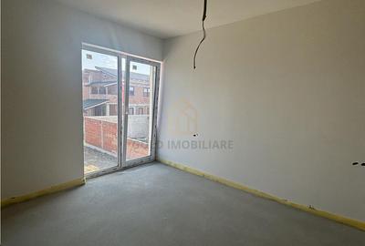 Casă cu 4 camere cu Teren 500 Mp în Săsar - 2