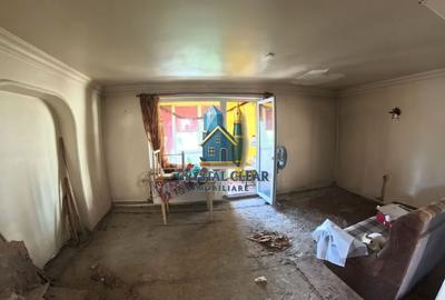 Apartament cu 4 camere decomandat în Dâmbu Pietros - 5