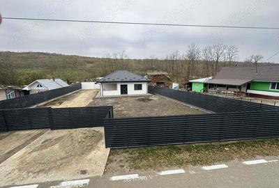 Casa noua de vanzare, centrul Feresti VS, teren 650mp - 1