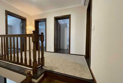 Casă cu 4 camere în Exterior Vest - 2