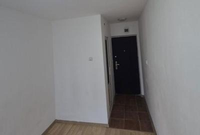 Garsonieră semidecomandată în CET - 3