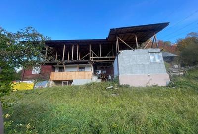 Casă cu 4 camere în Secăria - 8