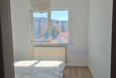 Apartament cu 3 camere decomandat, mobilat în Titan - 2