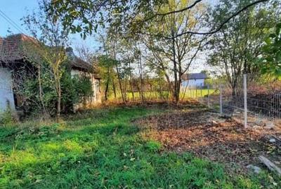 Teren Intravilan, central, perfect plat, 1212 m2, 38 euro m2 - 2