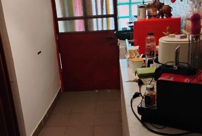 Casă cu 5 camere cu Teren 1238 Mp în Florica - 4