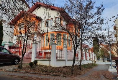 Casa spatioasa de vanzare zona UMF