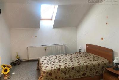 Casă cu 5 camere cu Garaj în Central - 21