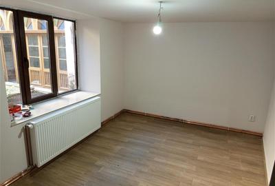 Casă individuală cu 20 camere cu Canalizare în Socolari - 15