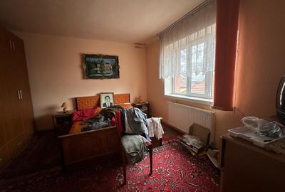 Casa singur in curte - 3 camere - zona Stefan Cel Mare - 3