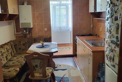 Proprietar vand apartament, 3 camere decomandate,72 mp utili, Str.Nordului Bacau - 3