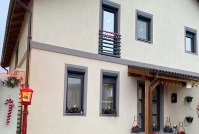 Casă cu 3 camere în Dumbrăvița