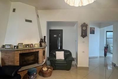 Casă cu 4 camere cu Teren 400 Mp în Central