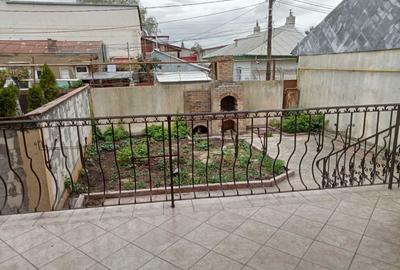 Casă cu 4 camere în Central - 14