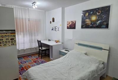 Apartament cu 3 camere decomandat în Craiovița Nouă - 4