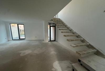 Vila deosebita de vanzare - zona Mamaia Nord pe malul laculu - 2